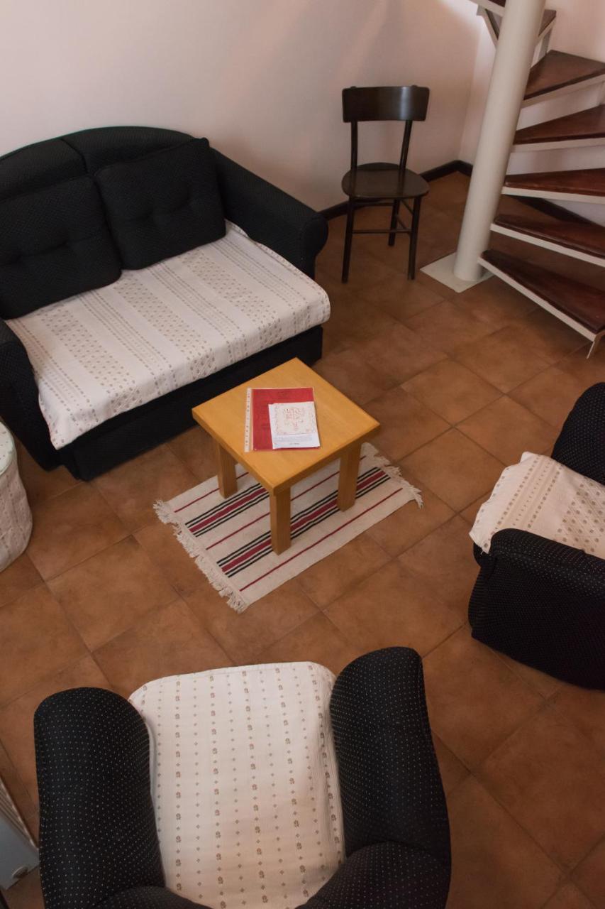 Salas 137 Hotel Cenej Екстериор снимка