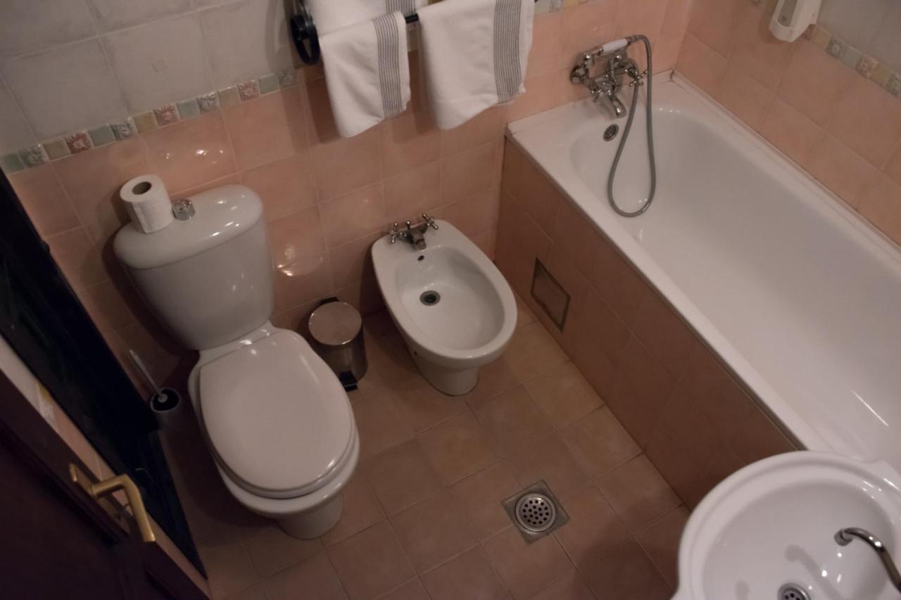 Salas 137 Hotel Cenej Екстериор снимка